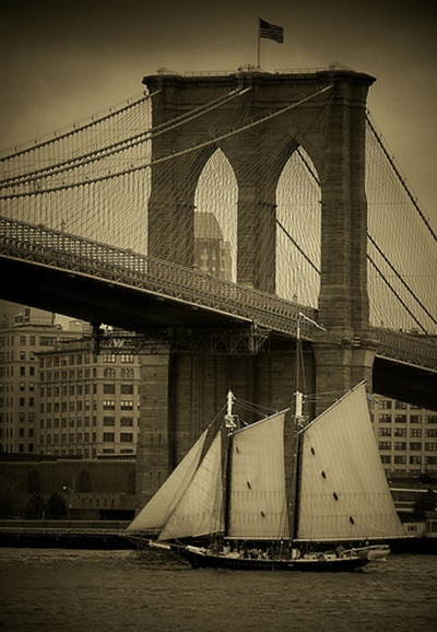 NY sailboat Pioneer Brooklyn Bridge